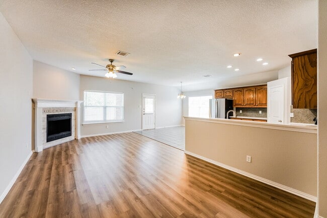 Photo - 1602 Sabine Dr