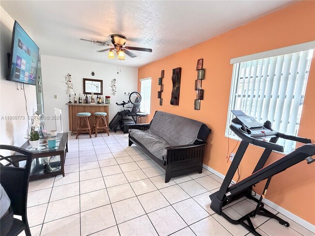 Photo - 954 NW 14th St