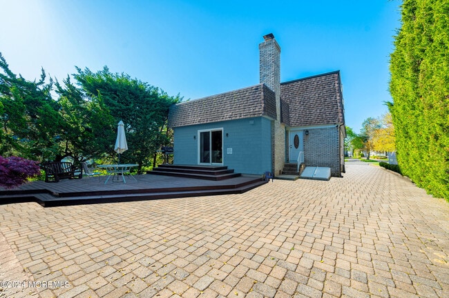 Photo - 205 Beacon Blvd