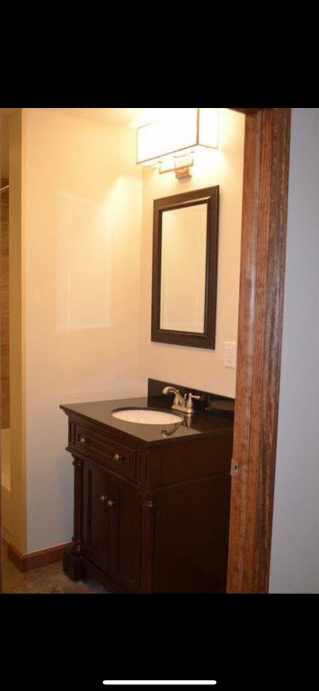 Photo - 35 Miller St