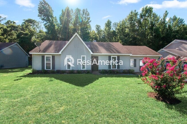 Building Photo - Newly Renovated 3/2 in 38128! Rental