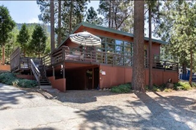 Building Photo - Cozy Cabin in Idyllwild Rental