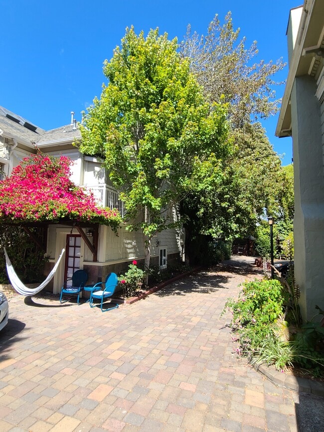 Building Photo - The Casita