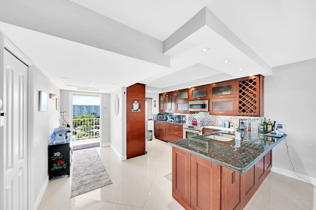 Photo - 2940 N Course Dr Unit 811