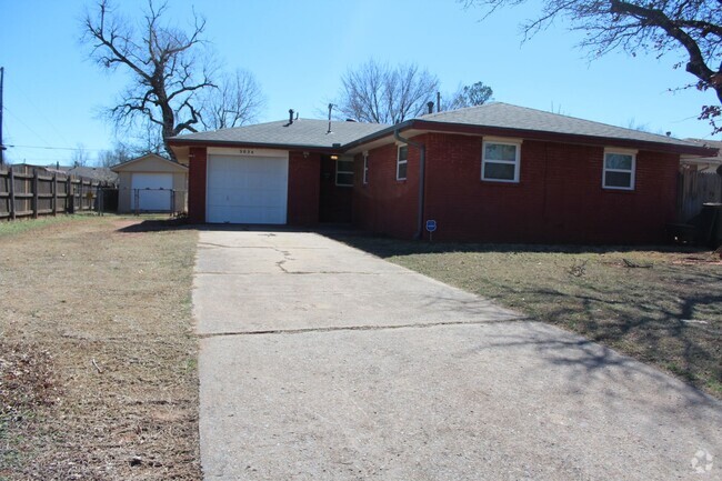 Building Photo - Attached & Detached Garages Rental