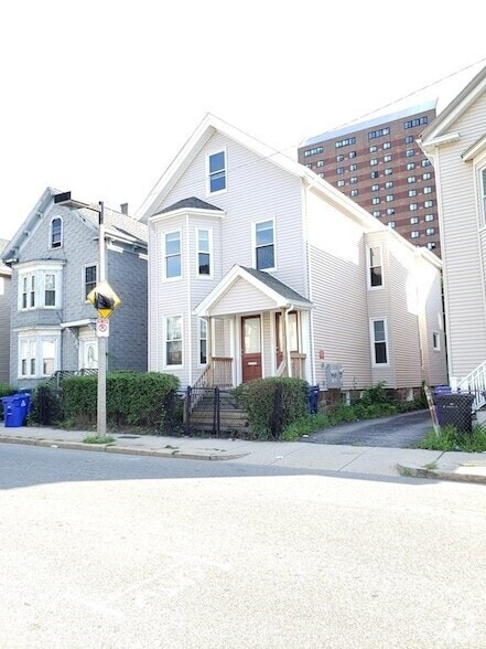 Building Photo - 20 Marcella St Rental