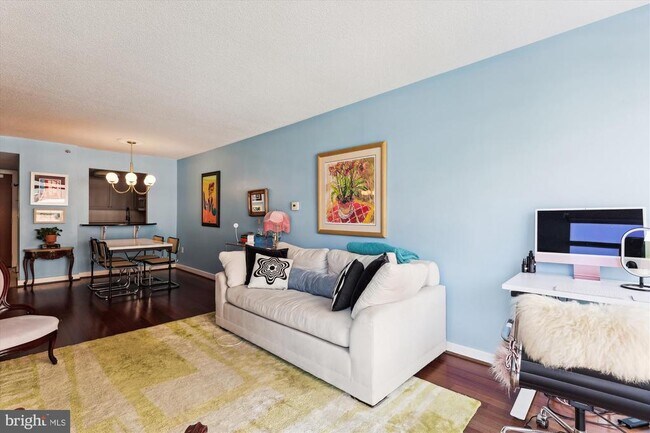 Photo - 1150 K St NW Unidad 706