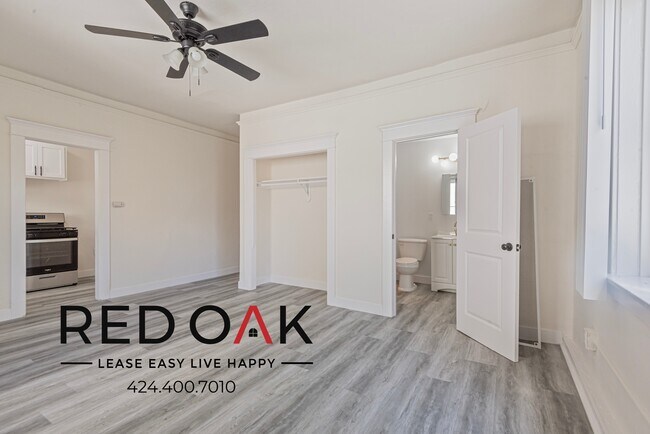 Photo - ~2 Weeks FREE~ Sunlit and Spacious Studio ... Unidad 308