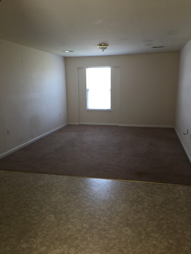 Photo - Oaks of Wichita Apartments