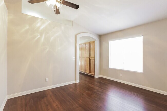 Photo - 7021 Overhill Ave