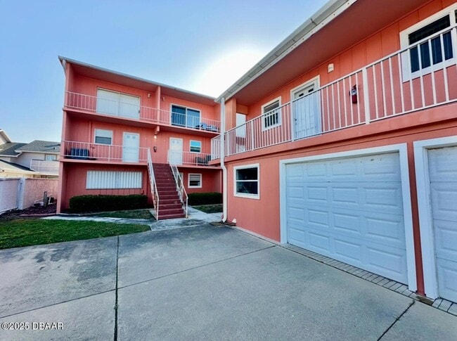 Building Photo - 3845 S Atlantic Ave Unit 1