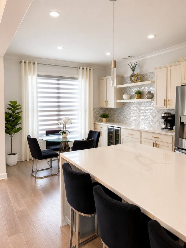 Photo - 6401 Rutherford Cir