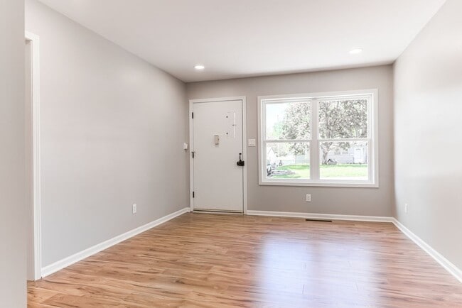 Photo - 2721 S 51st Terrace