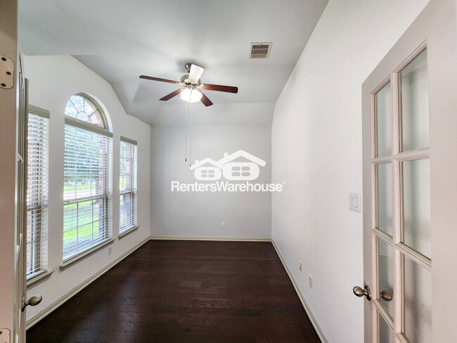 Photo - 4515 Greenleaf Dr