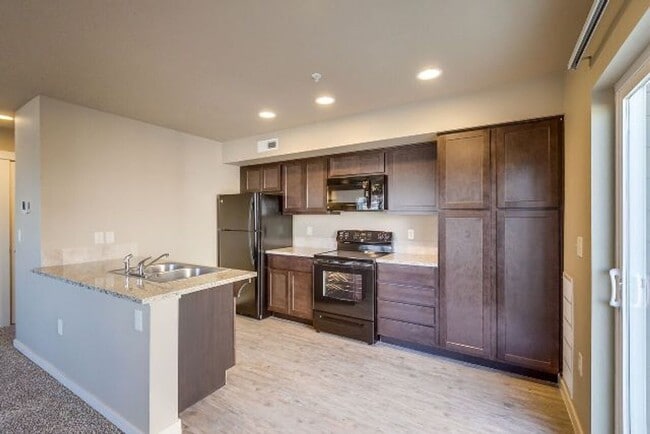 Building Photo - Shallow Creek O Unit 102 Rental