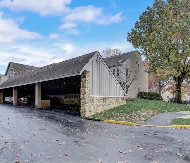Photo - 909 Winchester Ct