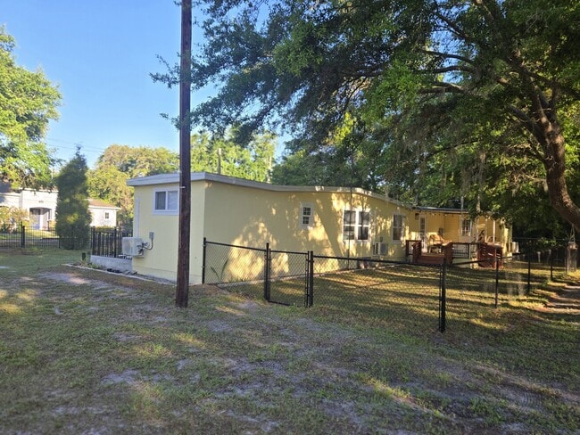 Photo - 754 Elm St