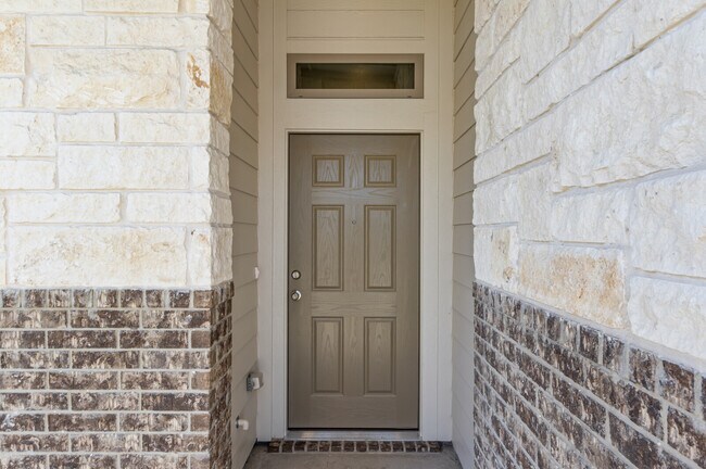 Photo - 1030 Lakeway Crossing Dr