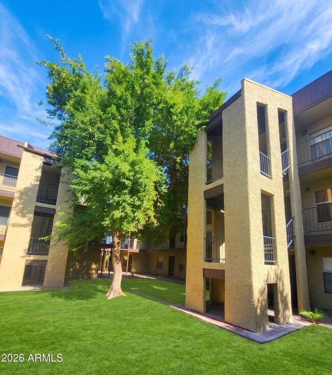 Building Photo - 461 W Holmes Ave Unit 350