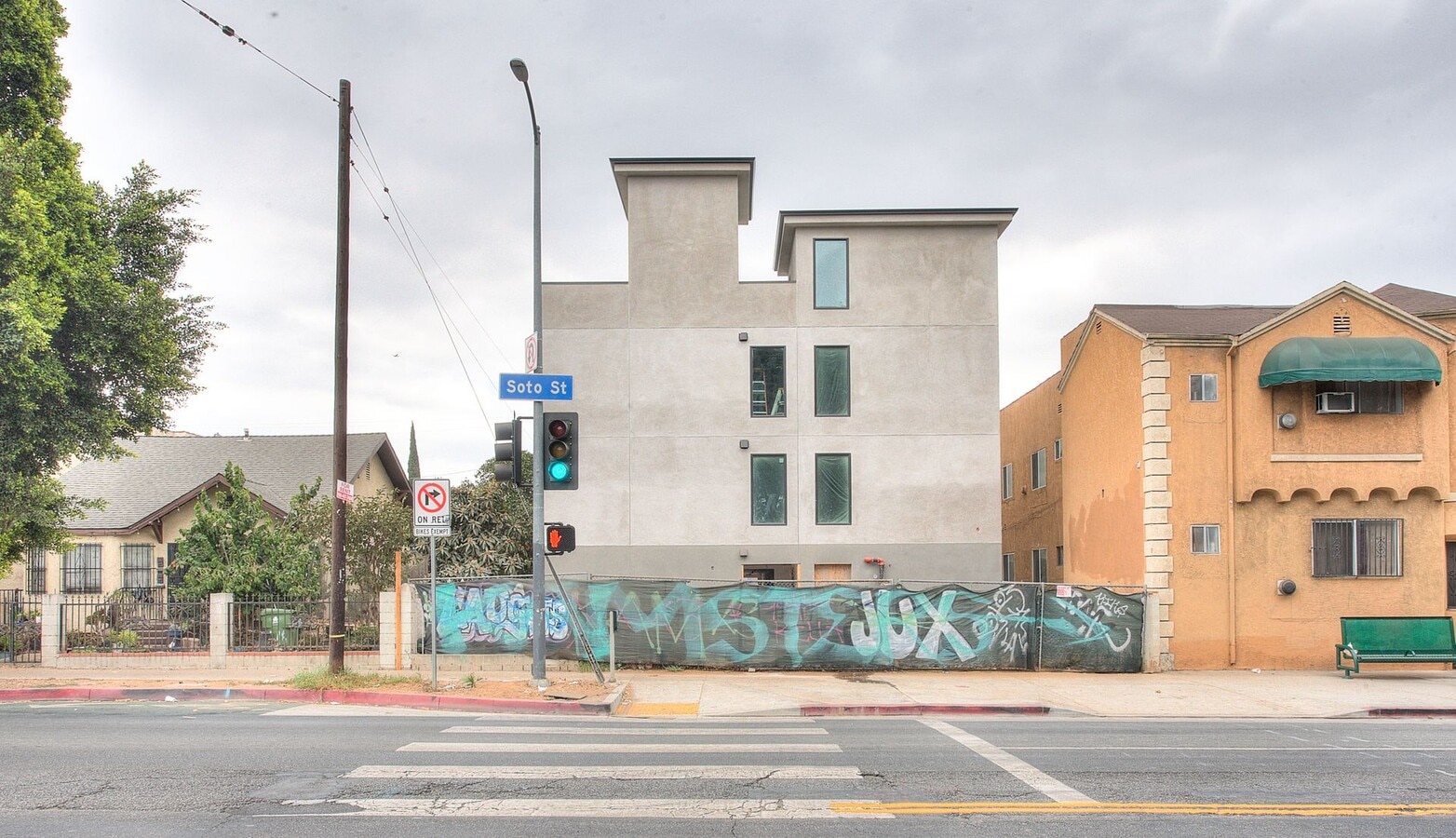 Photo - 610 N Soto St