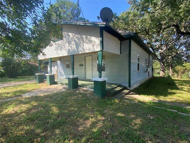 Building Photo - 339 N 7th St Rental