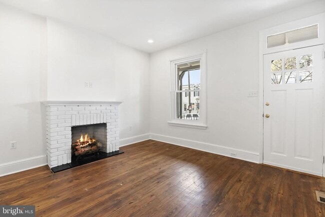 Photo - 465 Ripka St