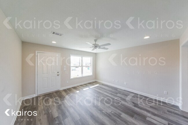 Photo - 158 Wexford Way