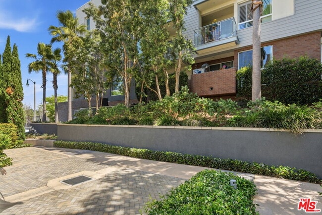 Building Photo - 12655 Bluff Creek Dr Unit 108
