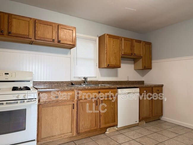 Photo - 1028 W Iles Ave