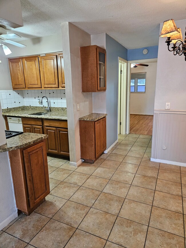 Photo - 2344 Shelley St Unit 7