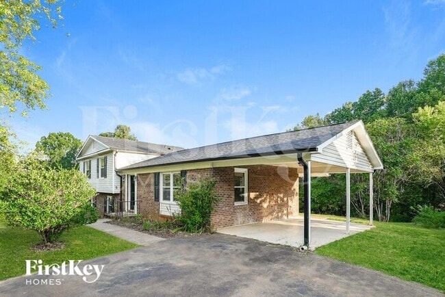 Photo - 2350 Woodgreen Rd