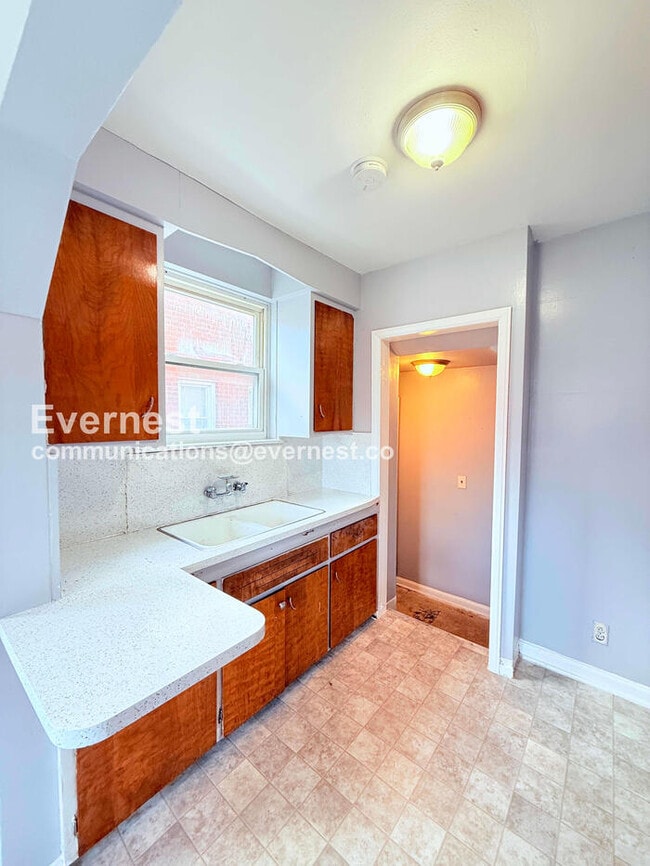 Photo - 13737 Capitol St