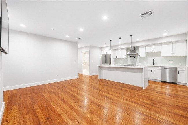 Photo - 113-115 Falcon St Unidad 113-3