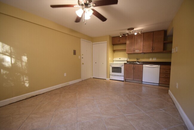 Photo - 1 Colonial Village Dr Unit 3