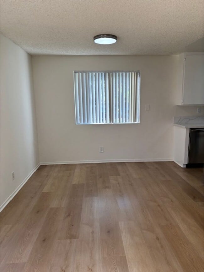 Photo - 4338 Mammoth Ave Apts