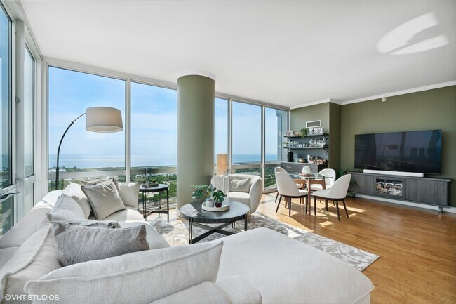 Photo - 1629 S Prairie Ave Unidad 2301