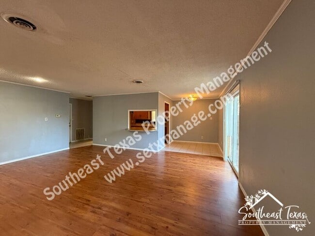 Photo - 4455 S 5th St