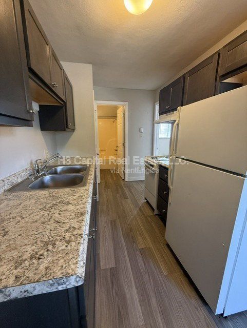 1306 9th St Unit 201