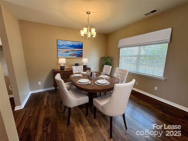 Photo - 159 Cherry Birch St