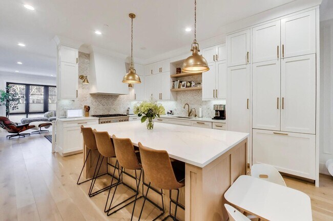 Photo - 3219 N Seminary Ave Unit 1N