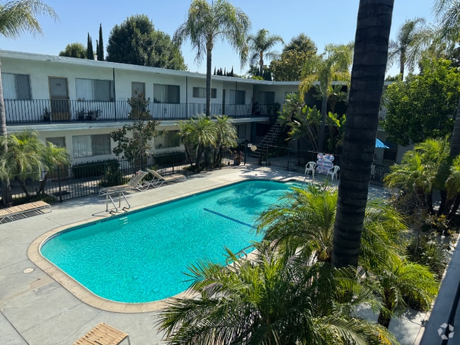 Building Photo - 820 S Rosemead Blvd Rental