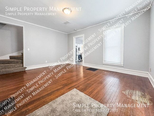 Photo - 201 Benjamin Ave SE