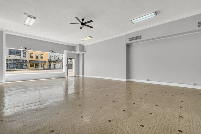 Photo - 423 Main St Unit 423