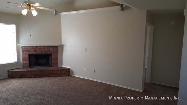 Photo - 2713 109th St