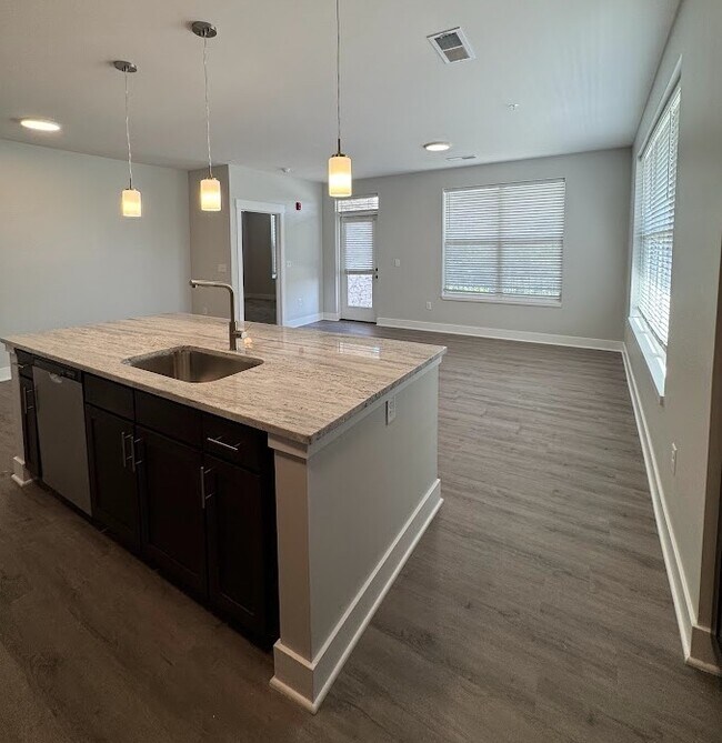 Photo - 337 W Diehl Rd