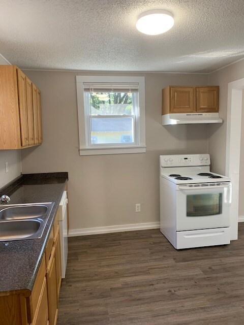 Photo - 905 Pansy Ct