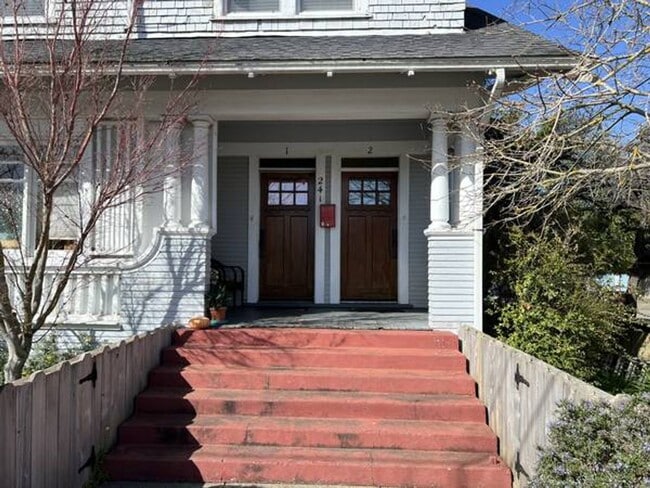 Photo - 2-3 Bedroom Apartment in Historic House
