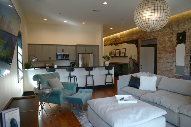 Photo - 103 Strawberry Aly Unit A