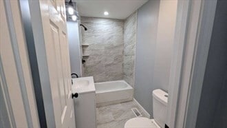 Building Photo - 60 Dunham St Unit 1