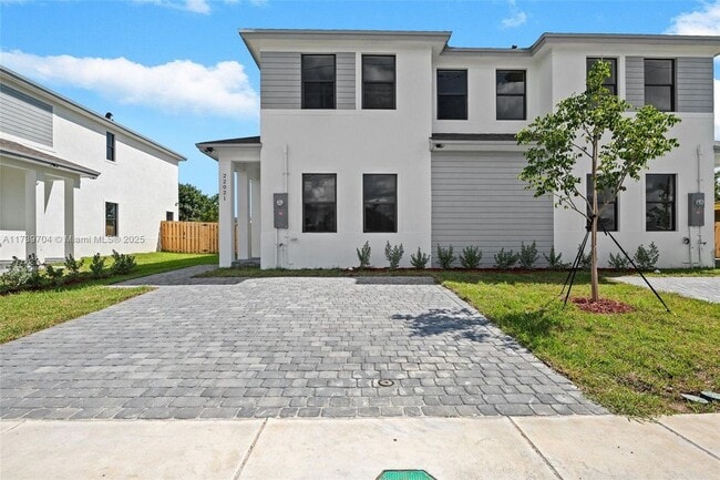 Building Photo - 22021 SW 114th Ave Rental